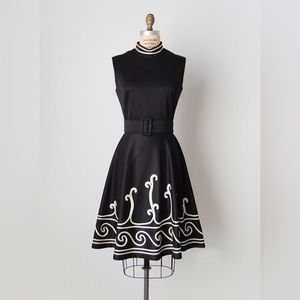 vintage 1960s dress / 60s scroll dress / 60s mod dress / Latin Revival dress